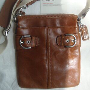COACH Small Swingpack Crossbody Leather Bag Buckle Detail Casual Strap